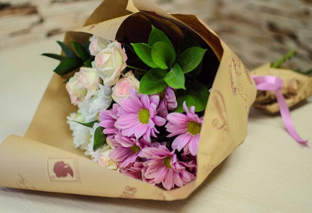 Букет цветов из: Розы и Хризантемы в Усть-Ордынске