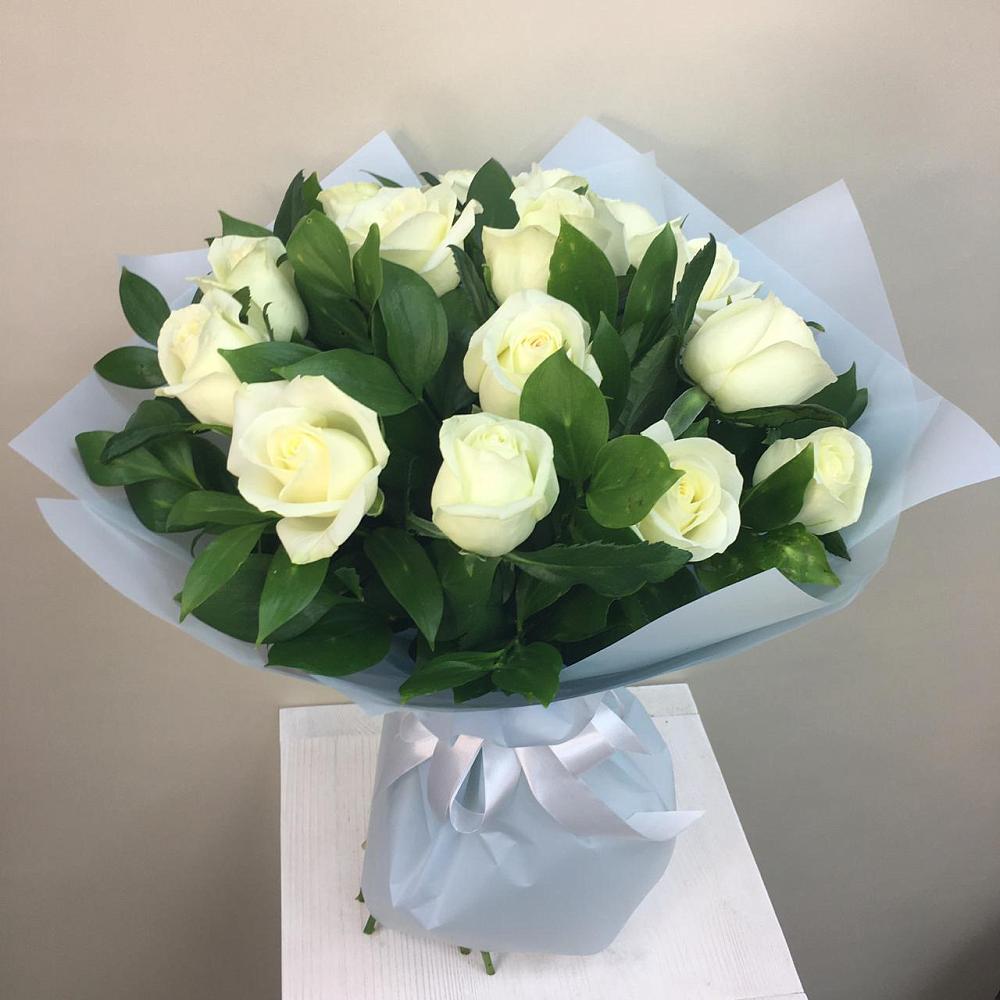 Букет 15 Белых роз Проуд в Усть-Ордынске
