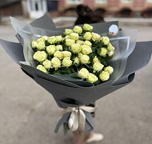 Букет Белые кустовые розы Солинеро в Усть-Ордынске