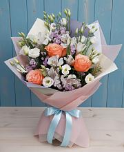 Букет цветов из:  Лизиантусы, Розы, Альстромерии и Гипсофила в Усть-Ордынске