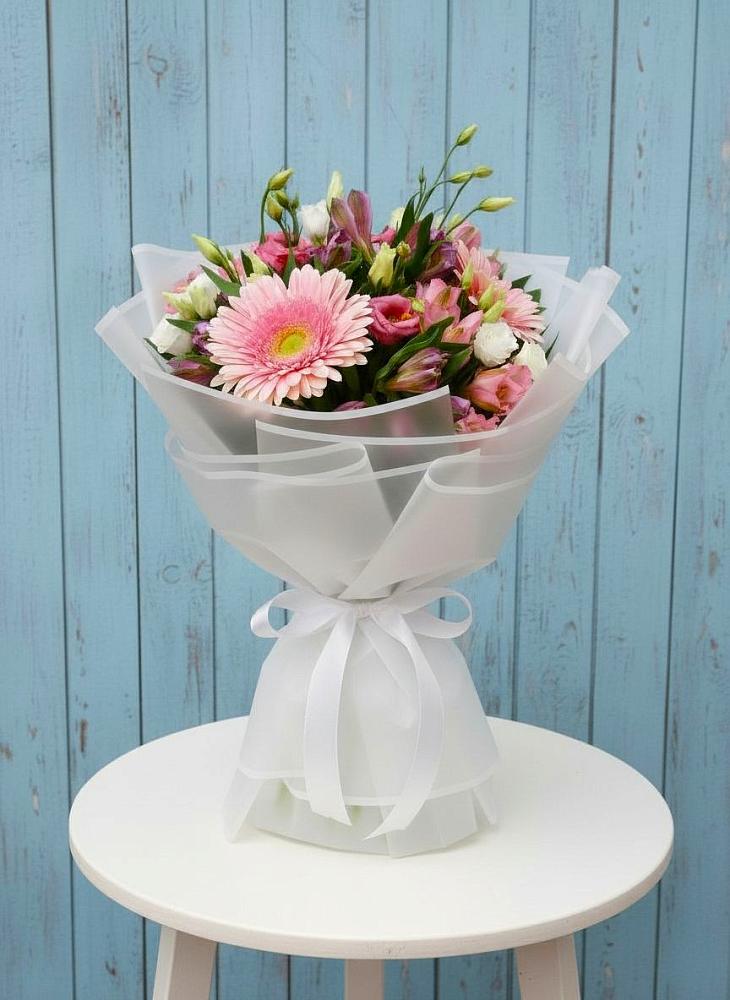 Букет цветов из: Герберы, Альстромерии и Лизиантусы в Усть-Ордынске