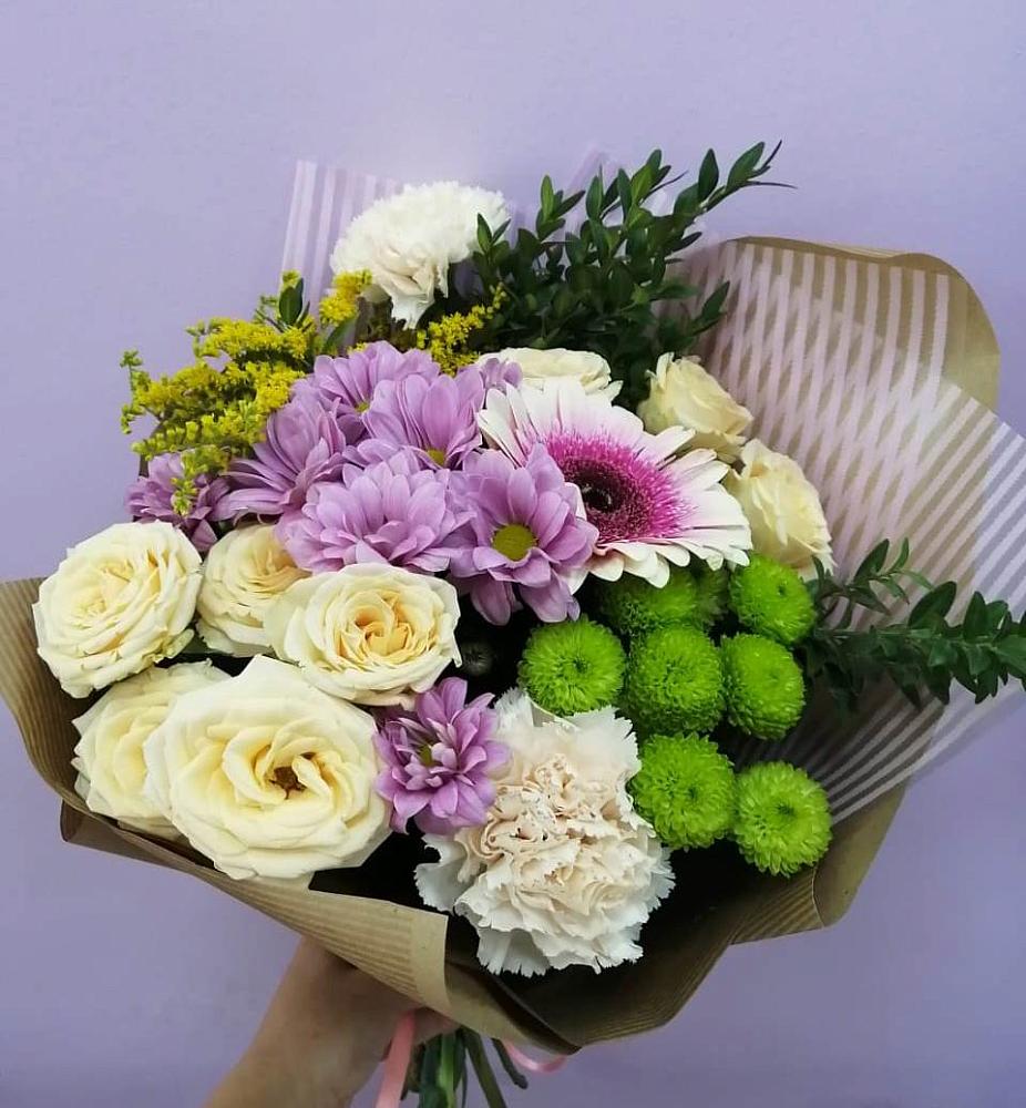 Букет цветов из: Хризантемы, Розы, Гвоздики и Герберы в Усть-Ордынске