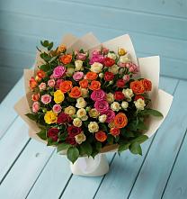 Букет Микс из разноцветных кустовых роз в Усть-Ордынске